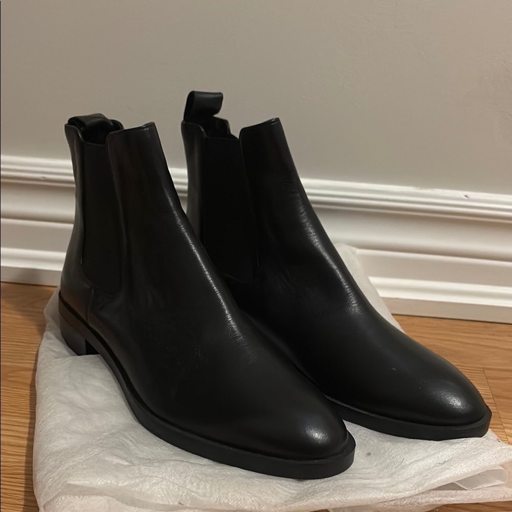 Zara Women's Black Leather Chukka Boots